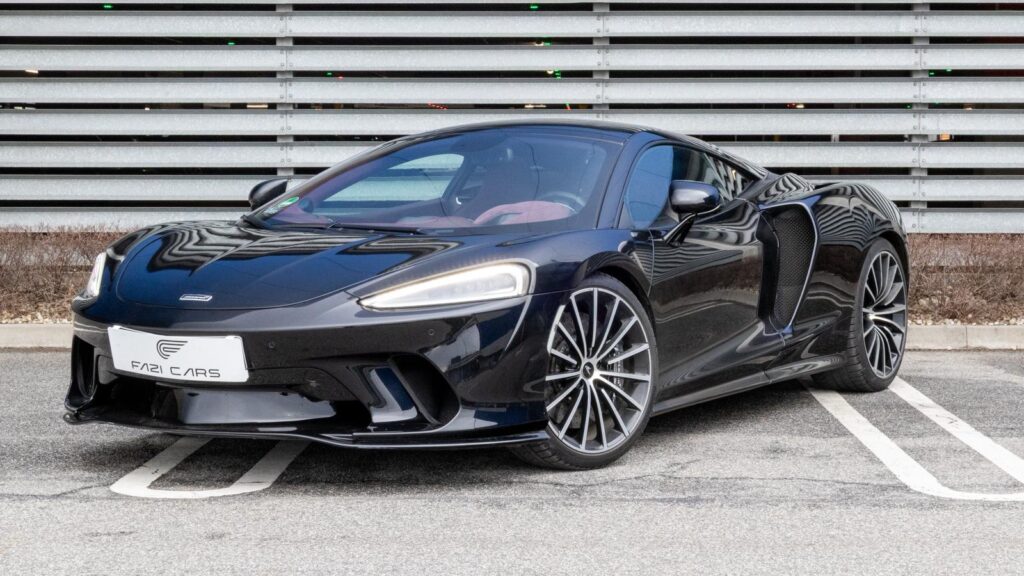 McLaren GT