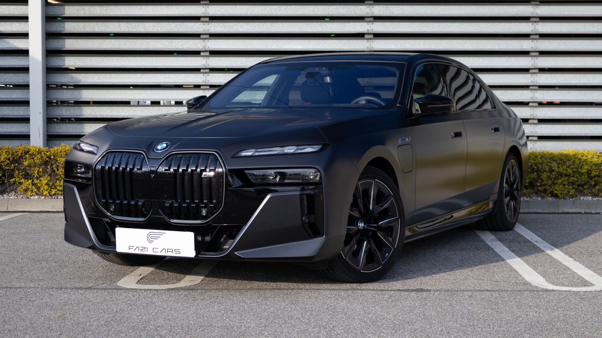 BMW M760e