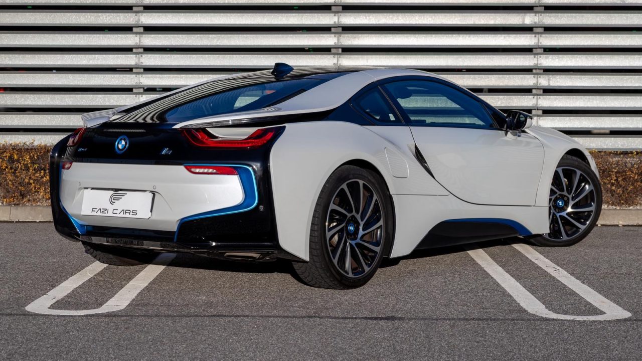 BMW i8