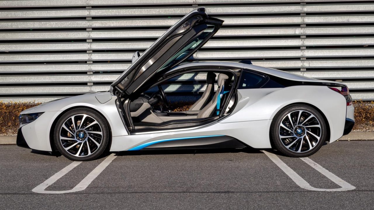 BMW i8