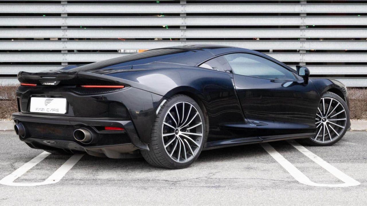 McLaren GT