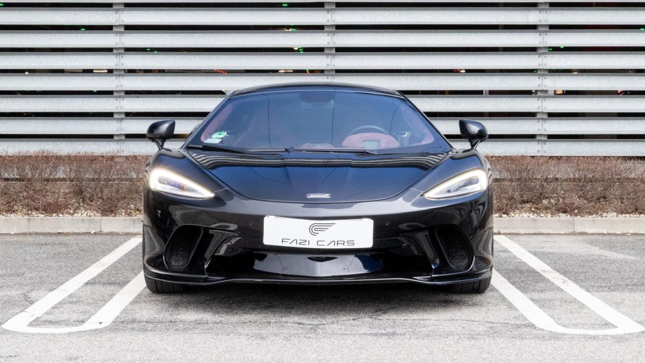 McLaren GT