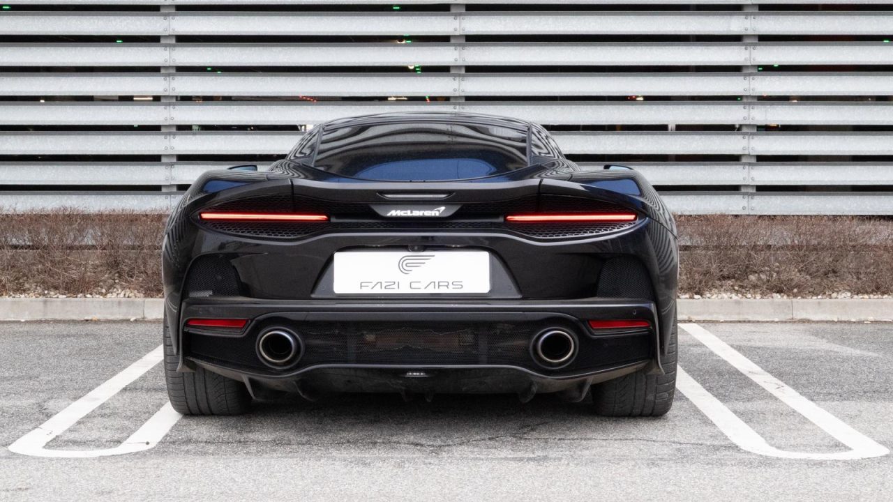 McLaren GT