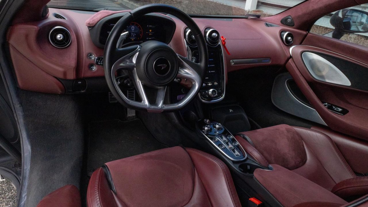 McLaren GT