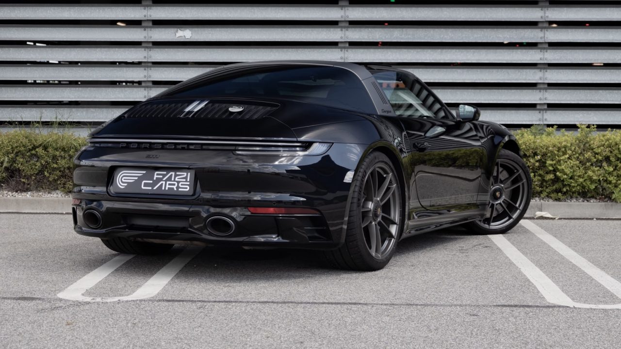 Porsche 911 GTS Targa