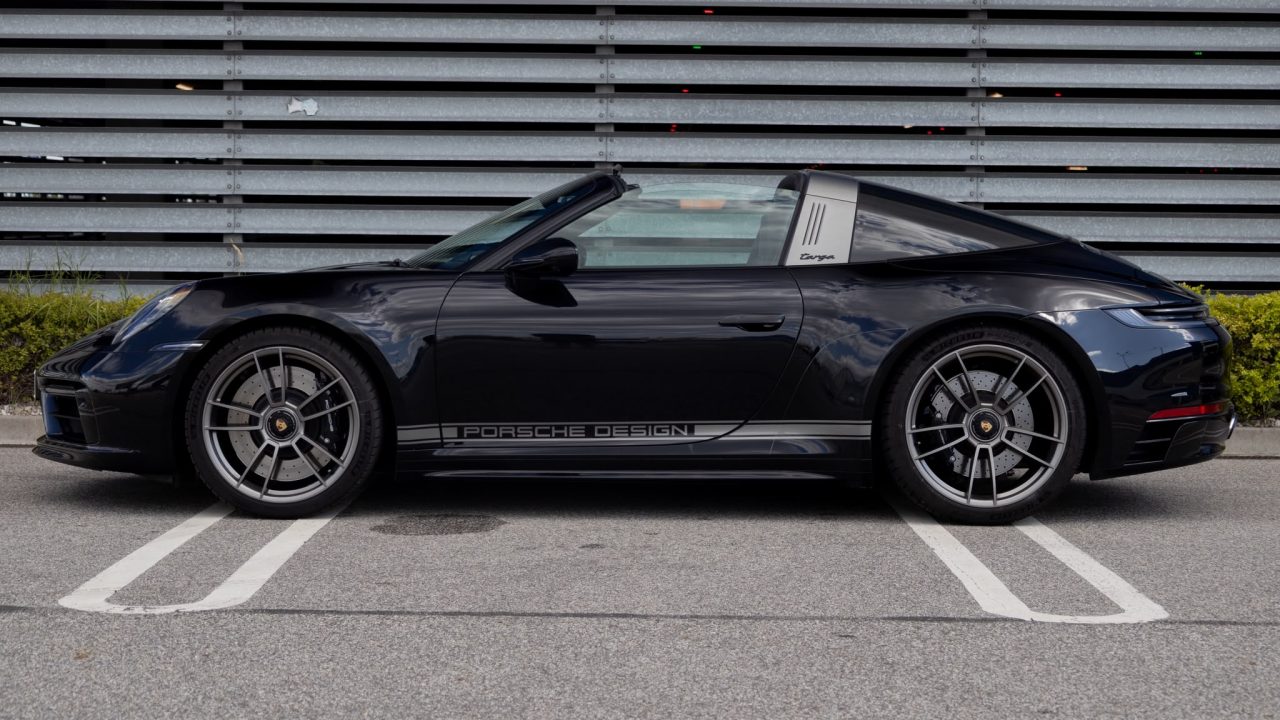 Porsche 911 GTS Targa