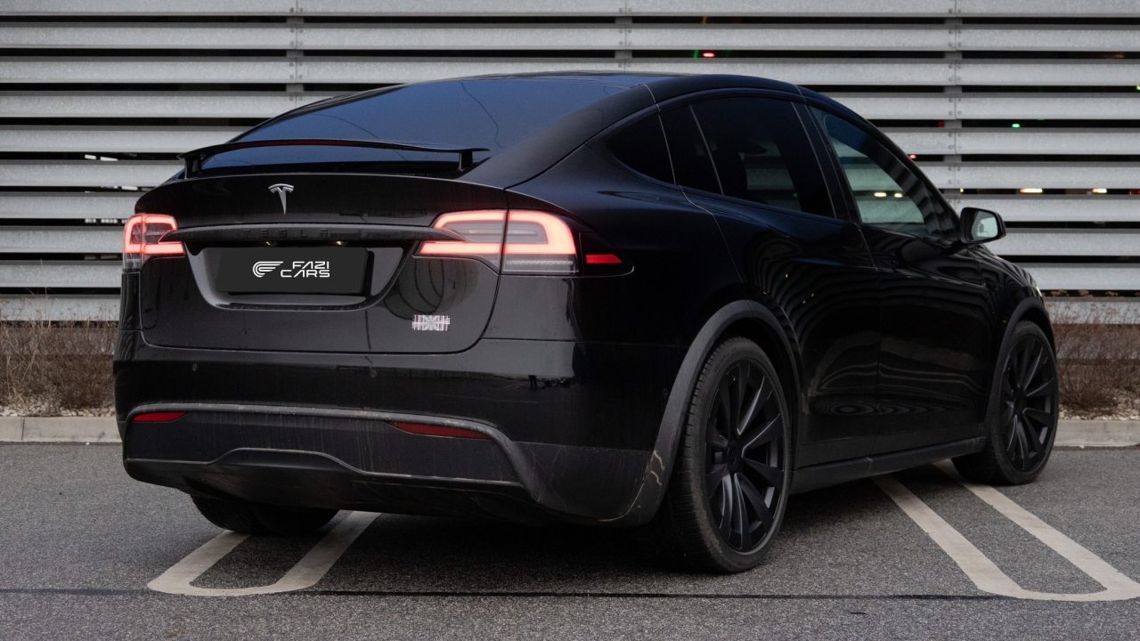 Tesla X Plaid