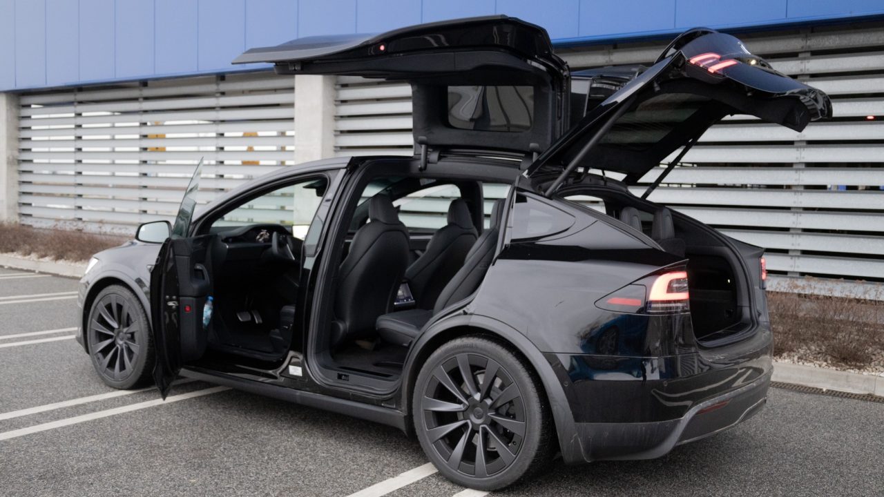 Tesla X Plaid