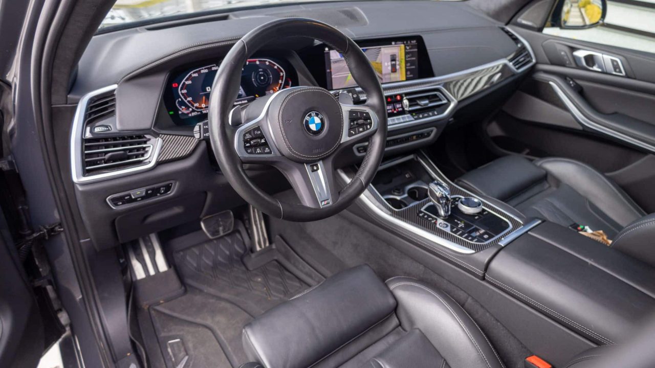 BMW M50i
