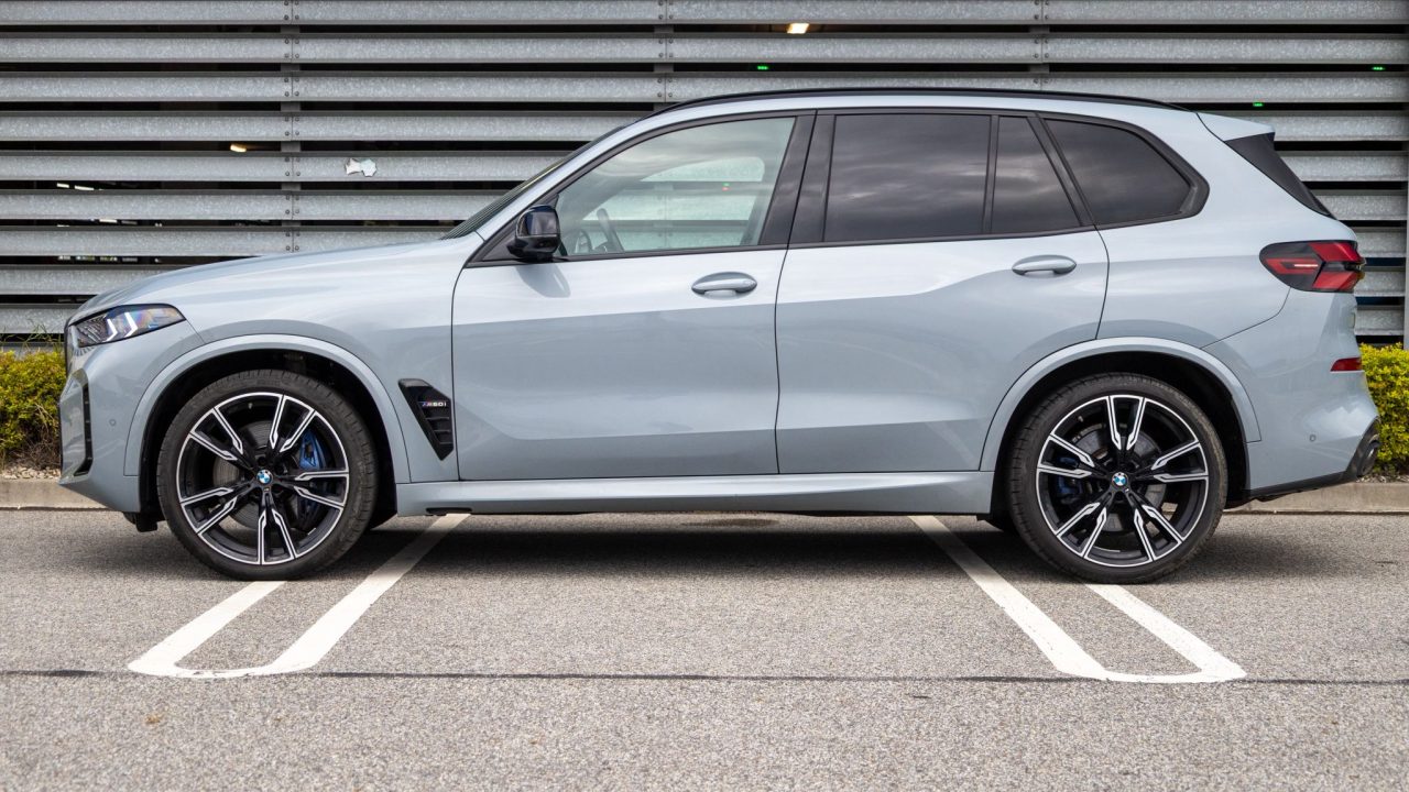 bmw-x6-m60i-05